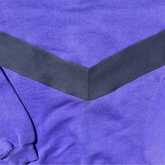 Women’s Purple and Black V-design Timber Trail Crewneck Sweatshirt Size Medium - Picture 2 of 5